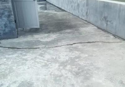 宝安楼顶漏水维修公司分享下如何解决卫生间隐蔽部位漏水的问题?